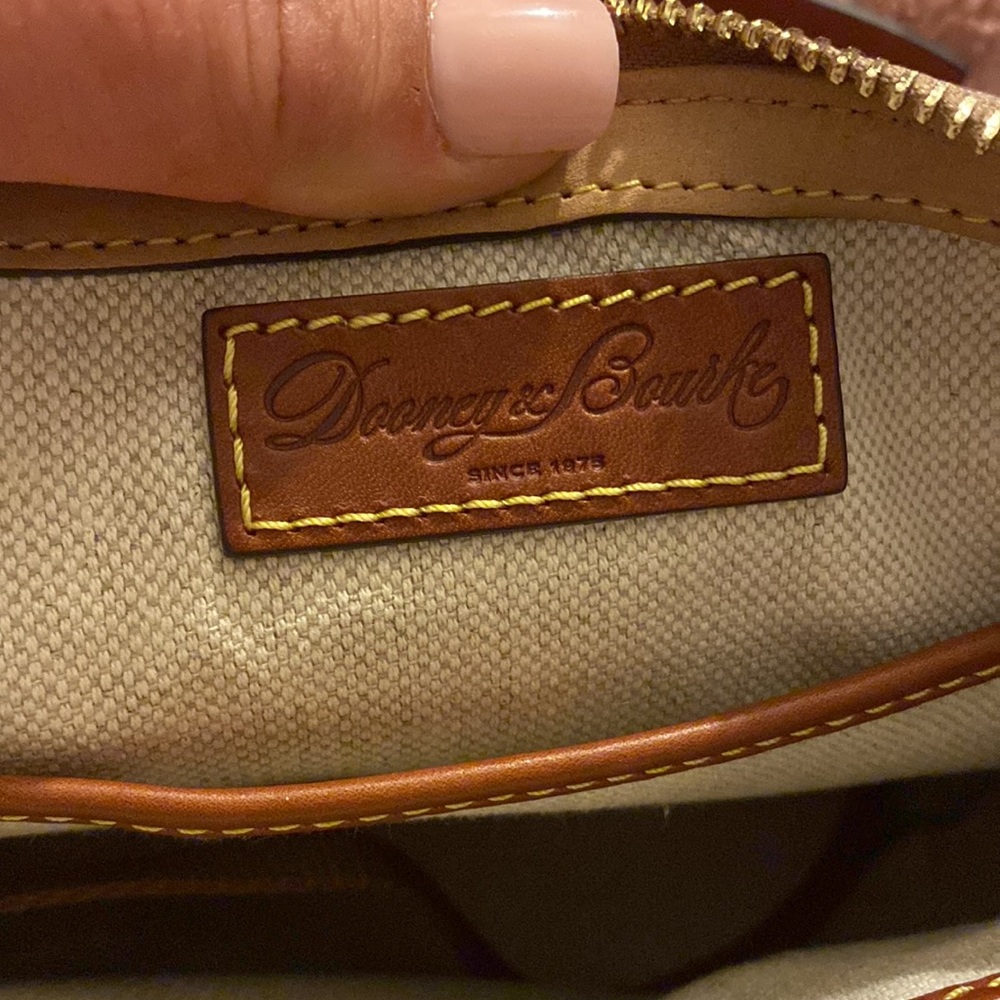 Beautiful Dooney&Bourke crossbody Bag 🤎💛🤎💛SOLD DURING SHOW bundle - Picture 6 of 8